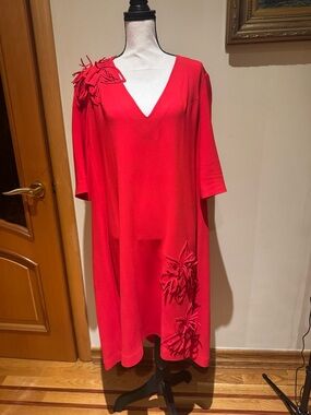 Red V-Neck Midi Dress with Floral Appliqué Sz L